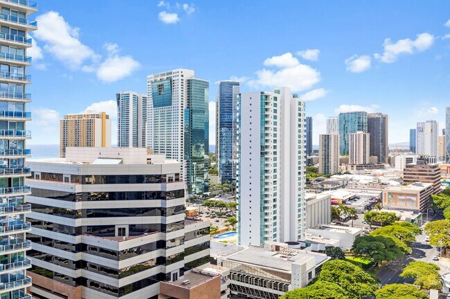 Building Photo - 2319