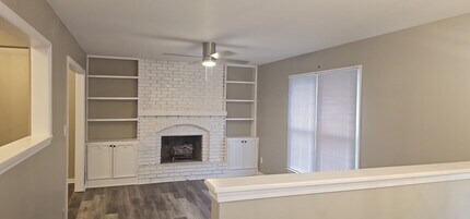 Building Photo - Move in special - Newly Renovated SF in North KC