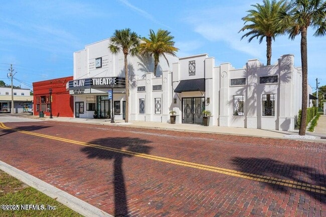Building Photo - 1561 Stonebriar Rd