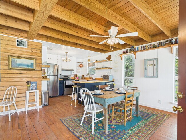 Building Photo - Hunting Retreat with 40 acre Yard