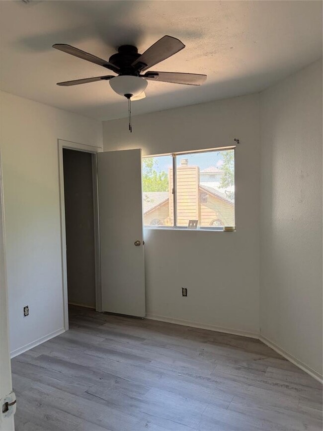Building Photo - 3101 Birch Dr