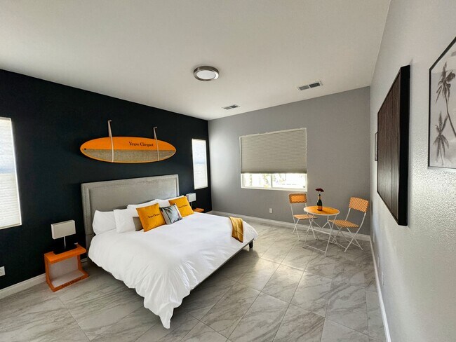 Building Photo - 43244 Freesia Pl