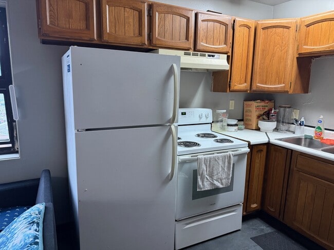 Building Photo - 119 Austin St