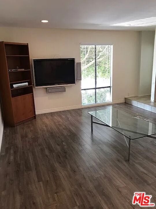 Building Photo - 1887 Greenfield Ave