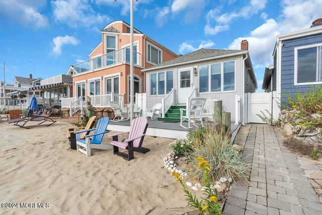 Building Photo - 173 Beach Front