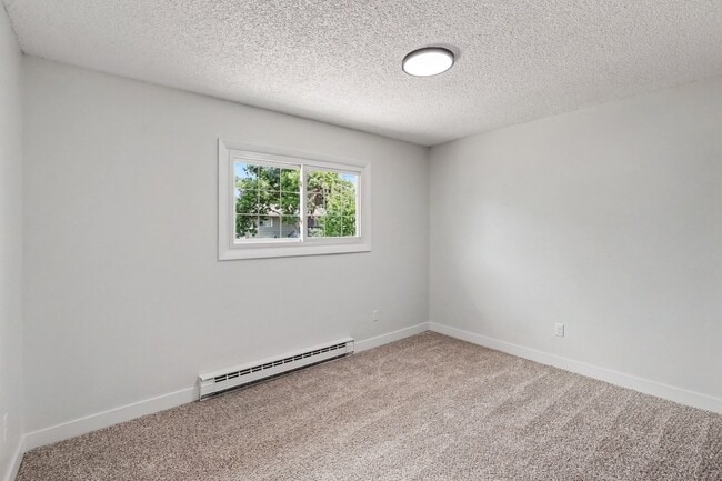 Building Photo - 8204 Hallett Ct
