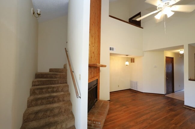 Building Photo - 2720 Tyndall Dr