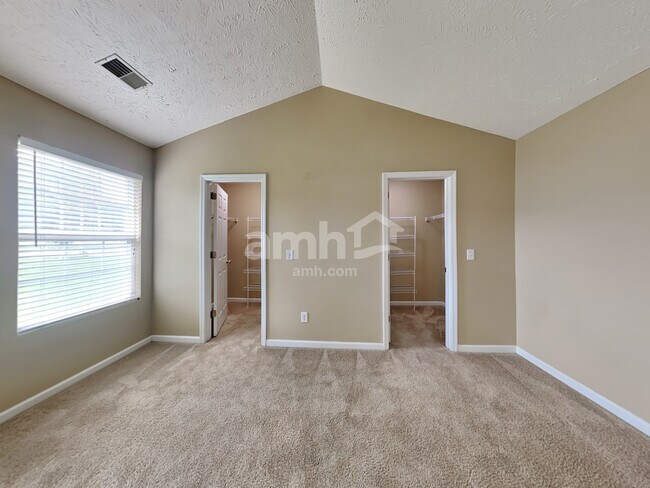 Building Photo - 2315 Hayward Ln