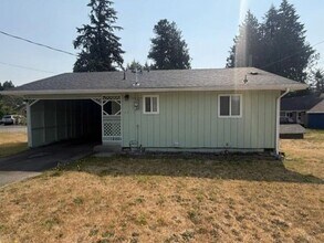 Building Photo - Cozy Centralia home
