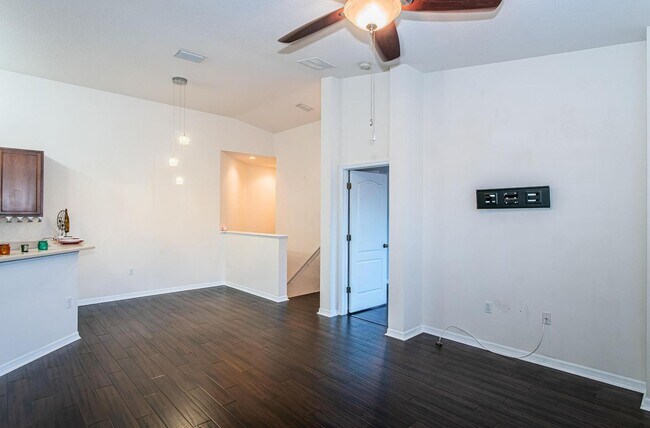 Building Photo - 9013 Moonlit Meadows Loop