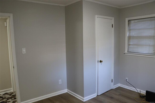 Building Photo - 205 Empire Rd