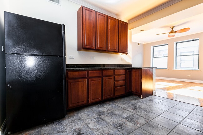 Building Photo - One Bedroom in South Shore