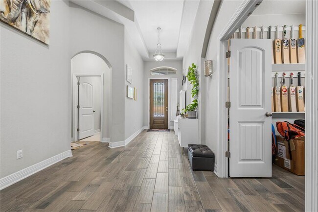 Building Photo - 3013 Chalice Well Dr
