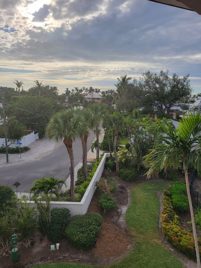 Building Photo - Attn Boaters!  Boca Grande, FL Large Boat ...