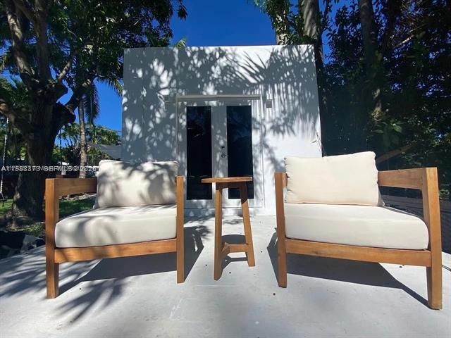 Building Photo - 256 NE 85th St