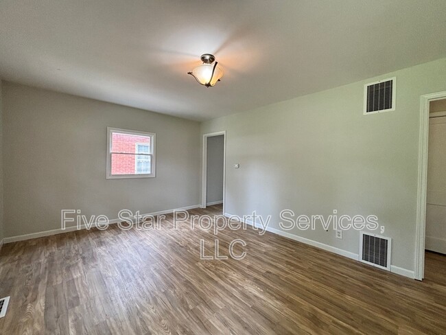 Building Photo - 2404 S Whittier Ave