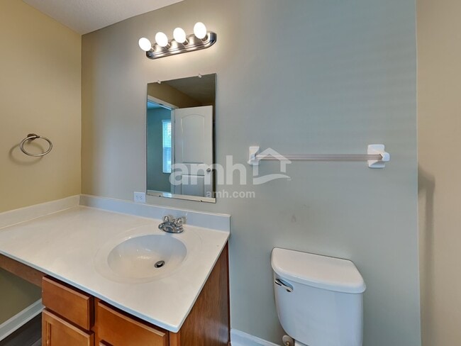 Building Photo - 9073 Bunker Hill Way