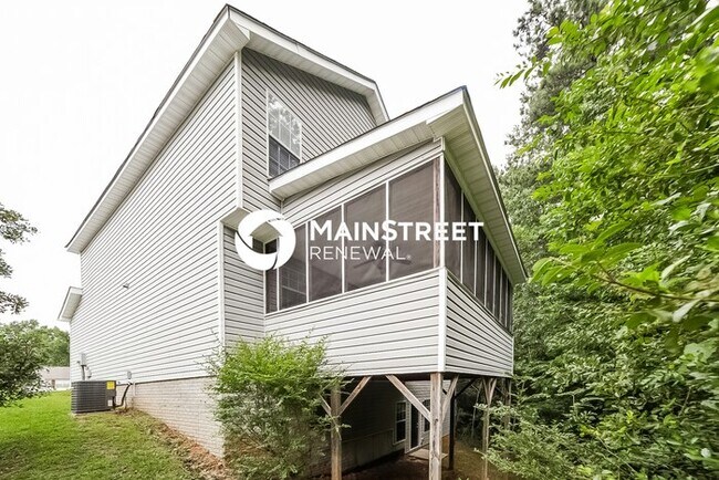 Building Photo - 3 Bedroom Pet-Friendly Home in Stockbridge, GA with Main Street Renewal