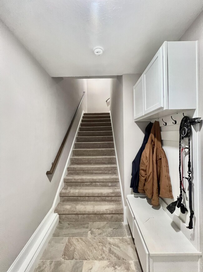 Building Photo - 2034 Mountain Ash Ln
