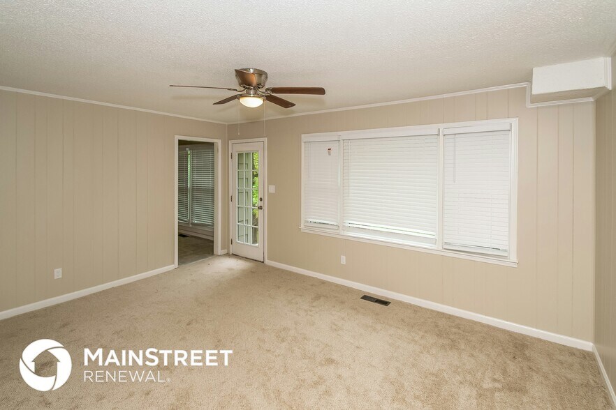 Building Photo - 1337 3rd Ave SW