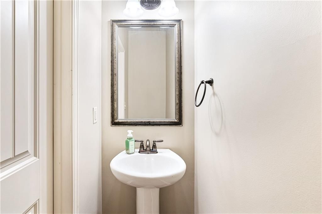 Building Photo - 655 Westmoreland Ln NE