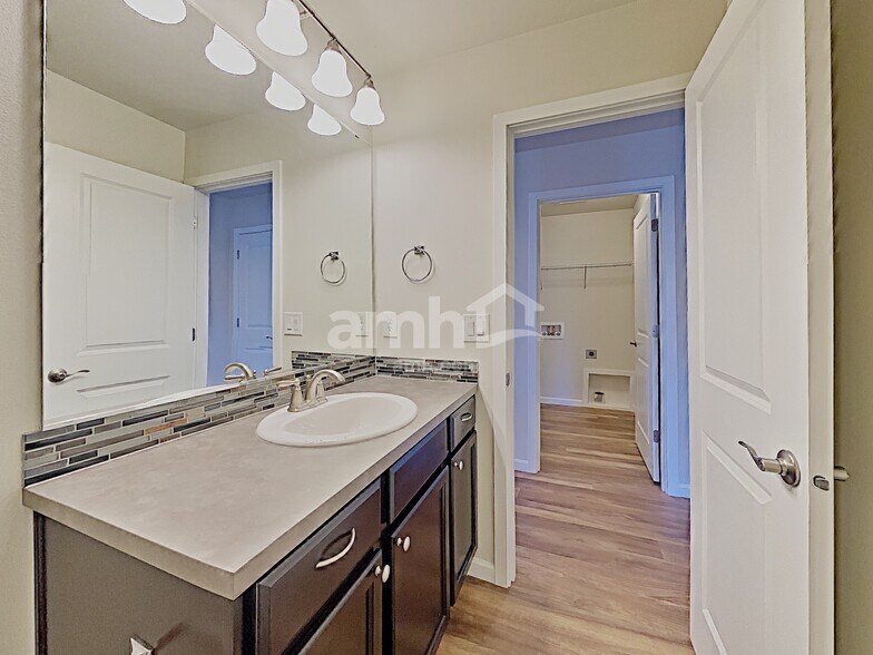 Building Photo - 14017 67th Ave E