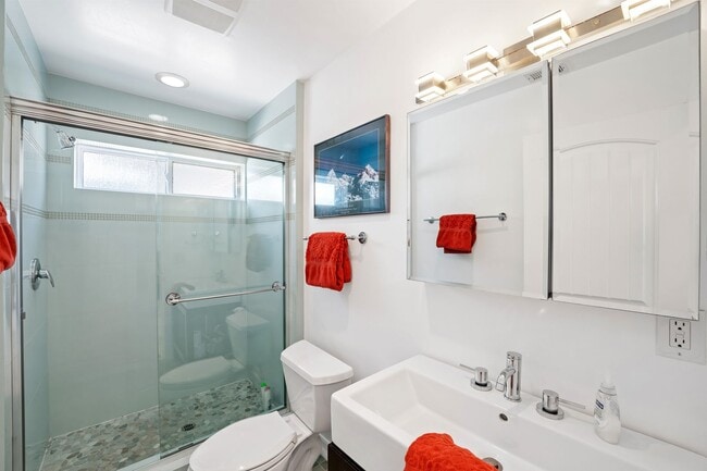 Building Photo - 3525 Ocean Dr