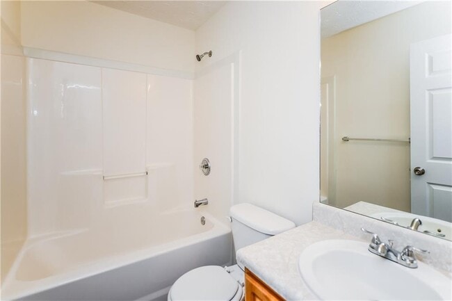 Building Photo - 805 Lewis Ridge Cir