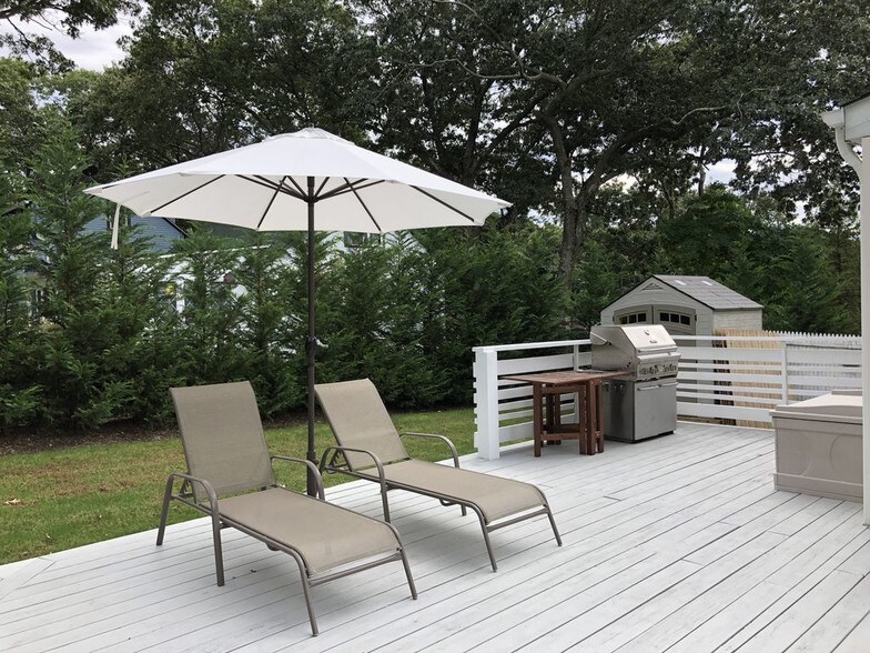 Building Photo - 30 Point Breeze Dr