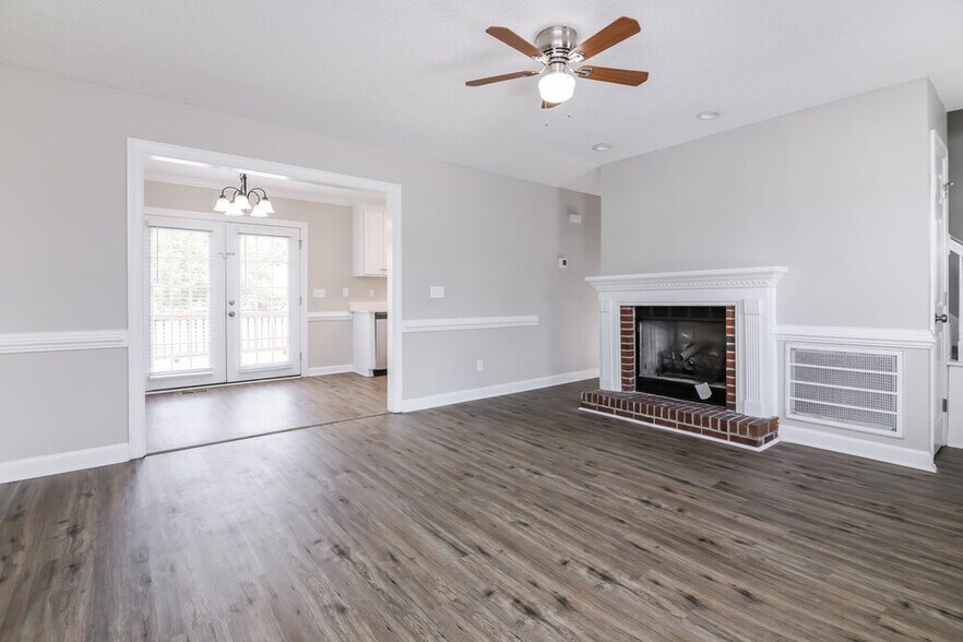 Building Photo - 204 Hunter Way