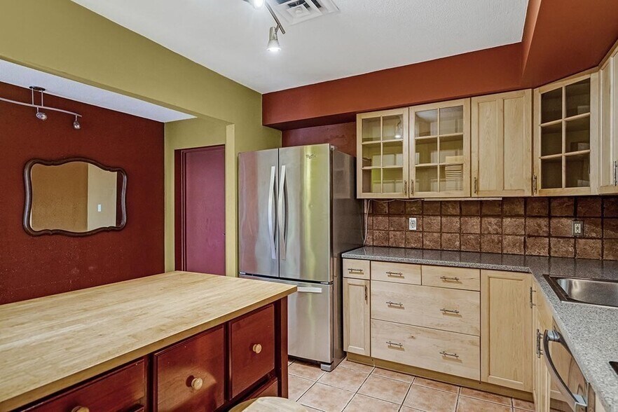 Building Photo - 405 Langley Rd