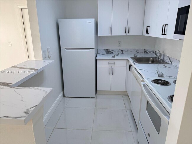 Building Photo - 10773 Cleary Blvd