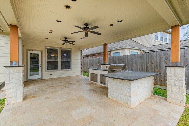 Building Photo - 25923 Celtic Terrace Dr