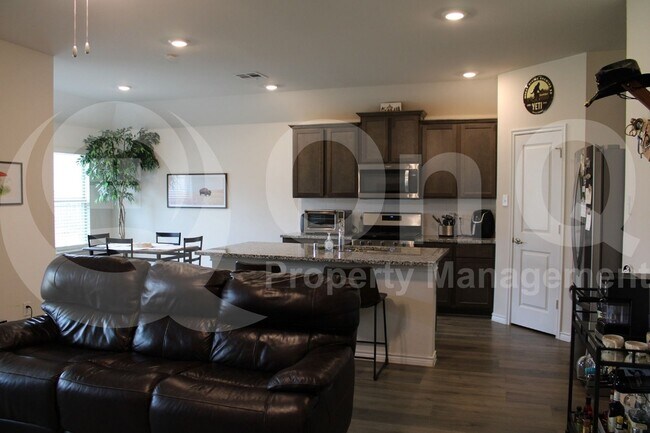 Building Photo - 1604 Silver Landing Trail