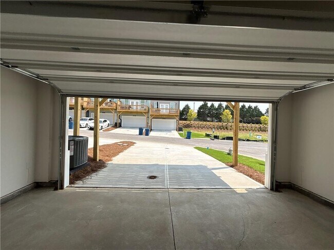 Building Photo - 3049 Beacon Bend Xing