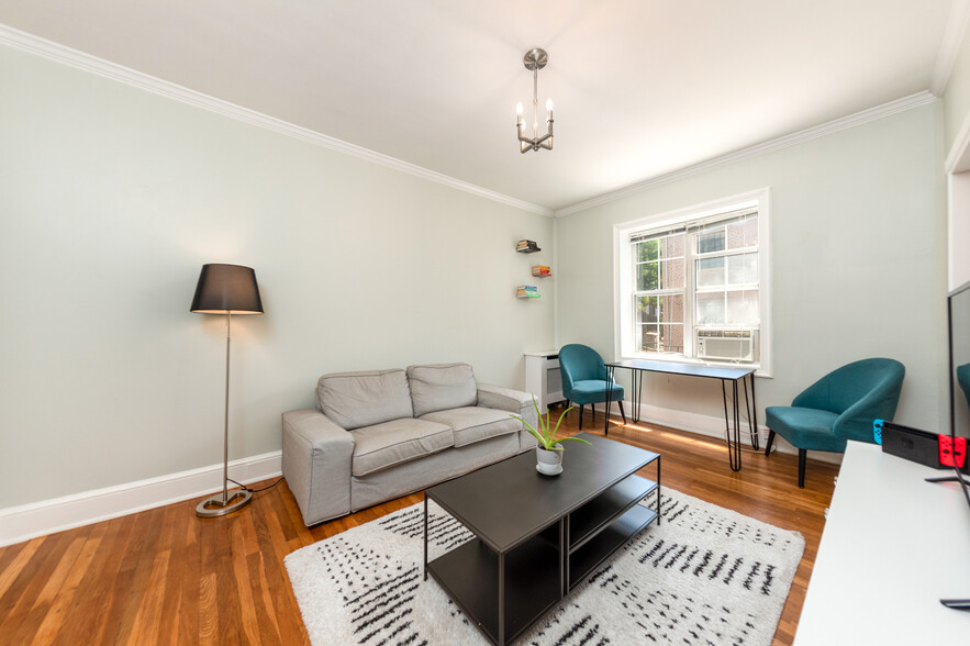 Building Photo - 1711 35th St NW