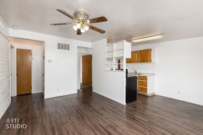 Building Photo - 2 Bedroom, 1 Bathroom South Jordan Duplex