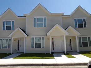 Building Photo - 4134 Horseshoe Rd N