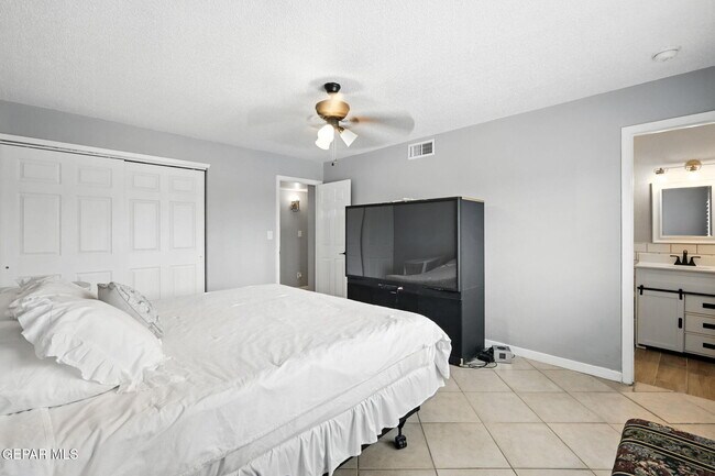 Building Photo - 329 Sereno Dr