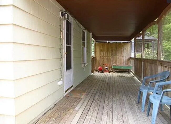 Building Photo - Lovely 2 Bedroom Single Family Home in Historic Monroe District