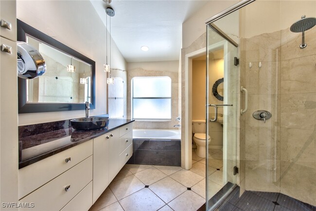 Building Photo - 691 Melville Ct