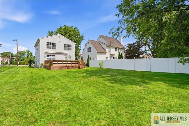 Building Photo - 55 Parsler Pl