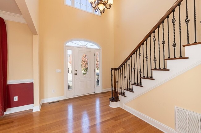 Building Photo - Four Bedroom Home!