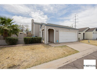 Building Photo - Live in Style and Comfort in this Beautifu...