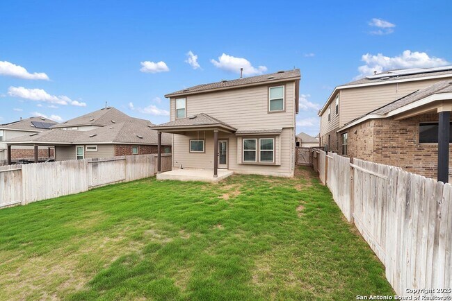 Building Photo - 2058 Egret Ave