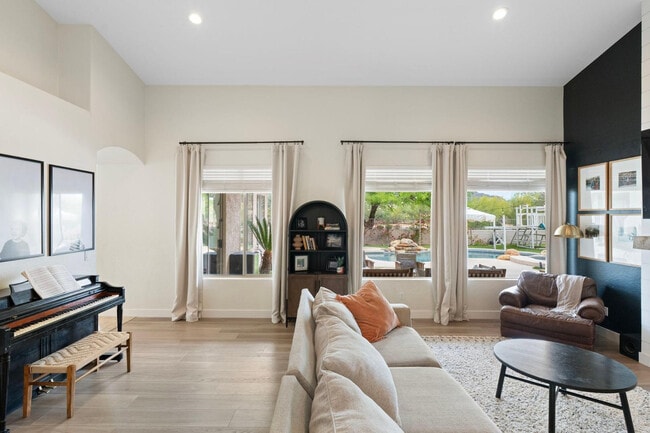 Building Photo - 5404 E Lonesome Trail