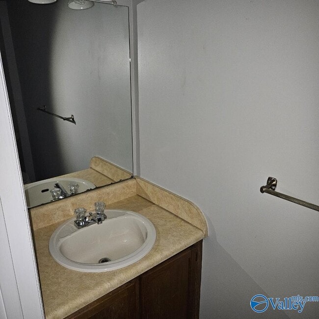 Building Photo - 2006 Reaches Pl SW