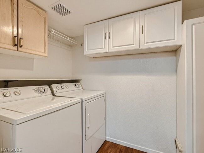 Building Photo - 1044 Grammy Dr