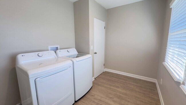 Building Photo - DL Georgia