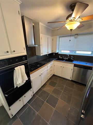 Building Photo - 2121 Cliff Park